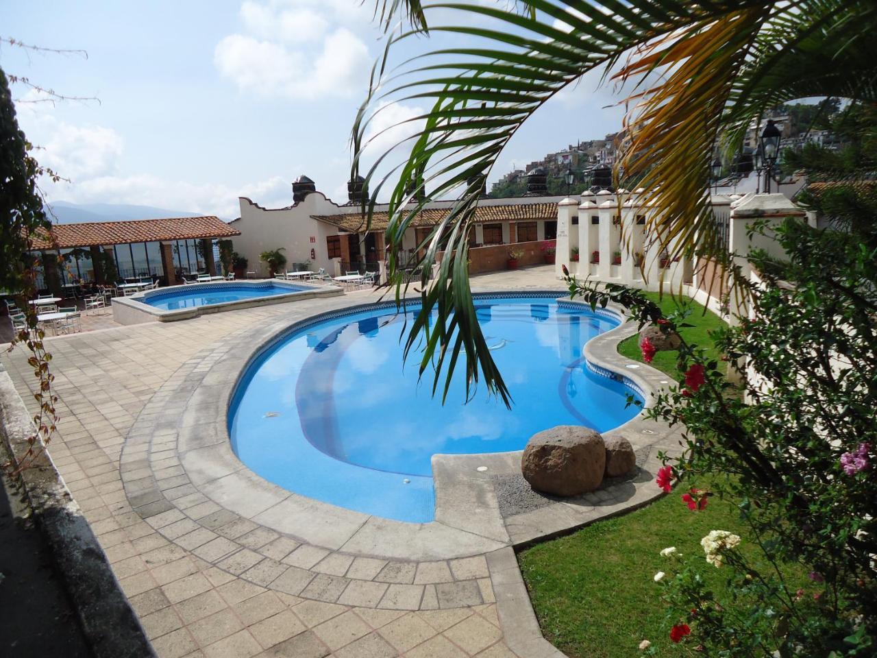 Hotel Loma Linda Taxco Екстериор снимка